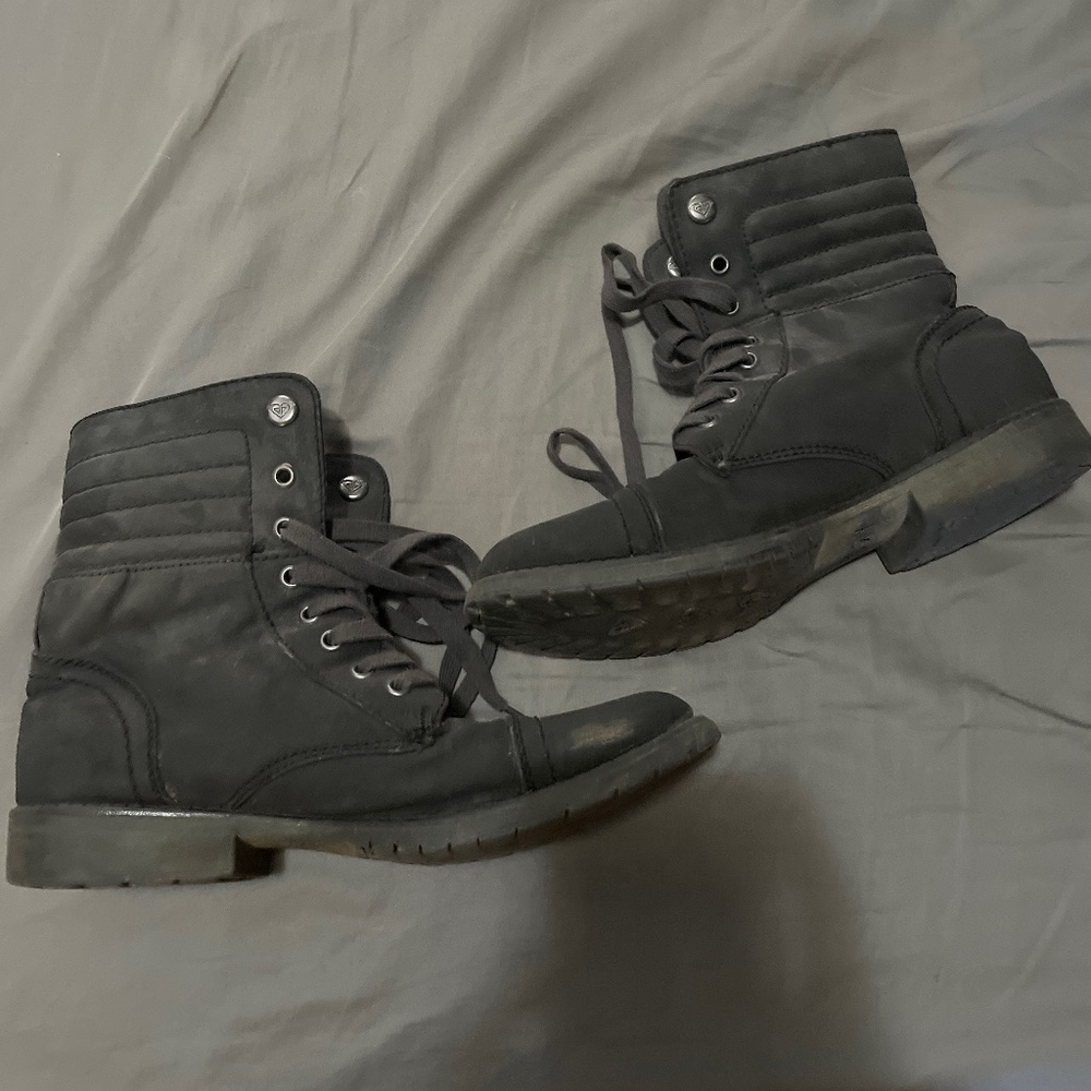Combat boots